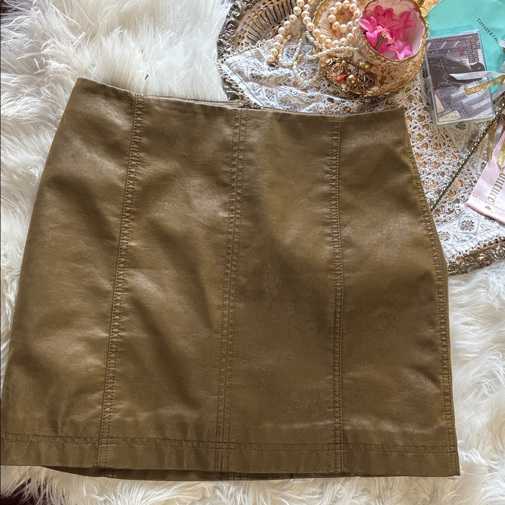 Free People Modern femme Vegan Leather Mini 6 S Highwaisted Brown Sexy Classic